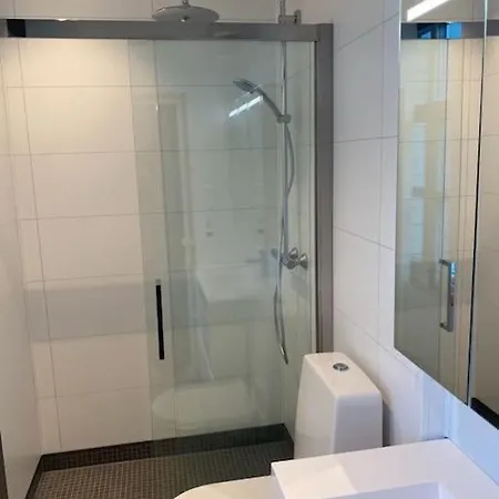 Romslig Bolig- Idyllisk Og Sentralt Beliggende I Holiday home Svolvaer