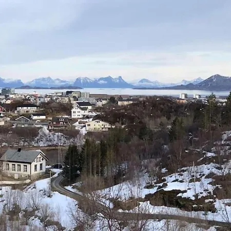 Romslig Bolig- Idyllisk Og Sentralt Beliggende I Holiday home *
