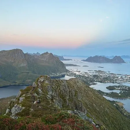 Holiday home Romslig Bolig- Idyllisk Og Sentralt Beliggende I