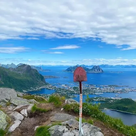Romslig Bolig- Idyllisk Og Sentralt Beliggende I *
